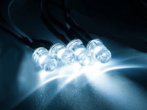 4db fehér 5mm LED   kábellel