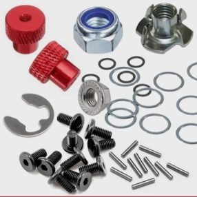 Csavarok, alátétek, hézagolók