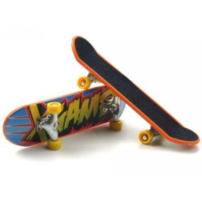   Ujj gördeszka 1db különböző színekbenben 1:10 méretarány